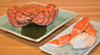 毛蟹・タラバ蟹 各3000～5000円（時価）　季節によって値段が変動します。